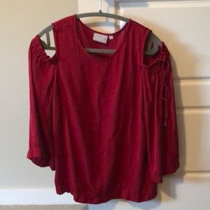 Gorgeous blouse- shoulder showing